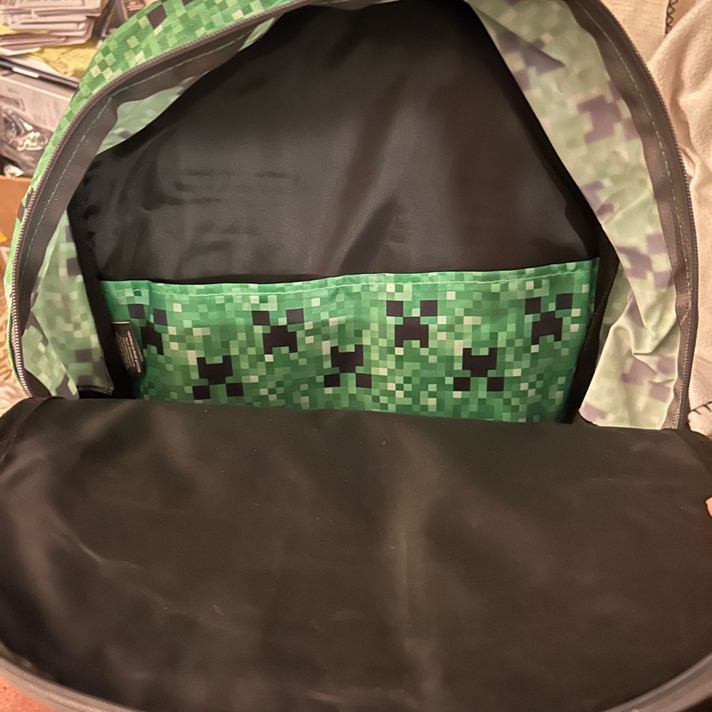 MINECRAFT BACKPACK— WITH FLASHING LIGHTS!!! - Picture 3 of 8